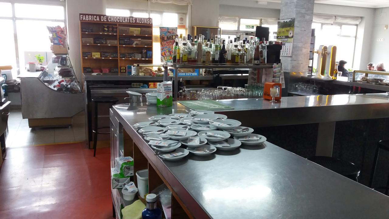 Hostal Residencia Delfin أستورغا المظهر الخارجي الصورة